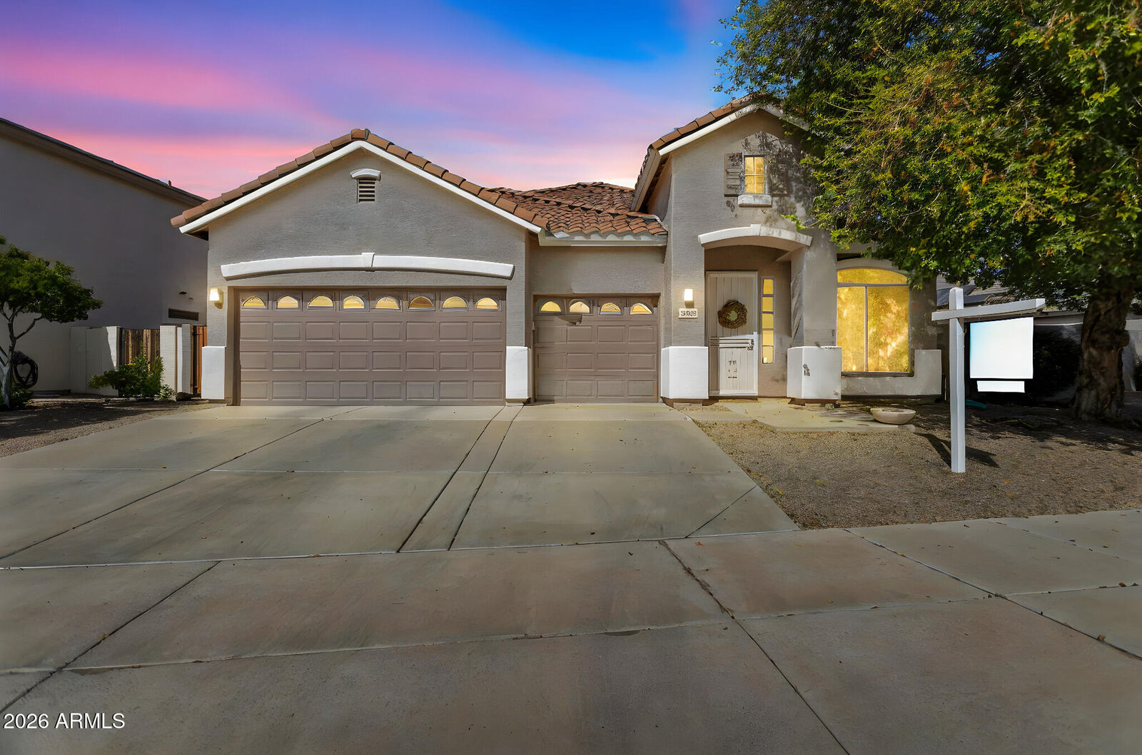 Property Photo:  8796 W Frier Drive  AZ 85305 