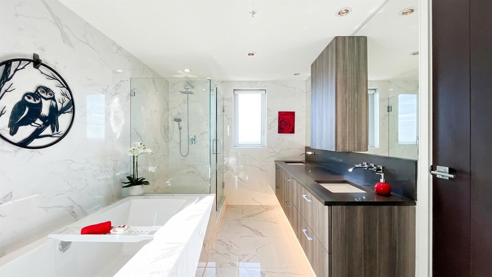 Property Photo: 210 Salter Street 1601 BC V3M 0J9
