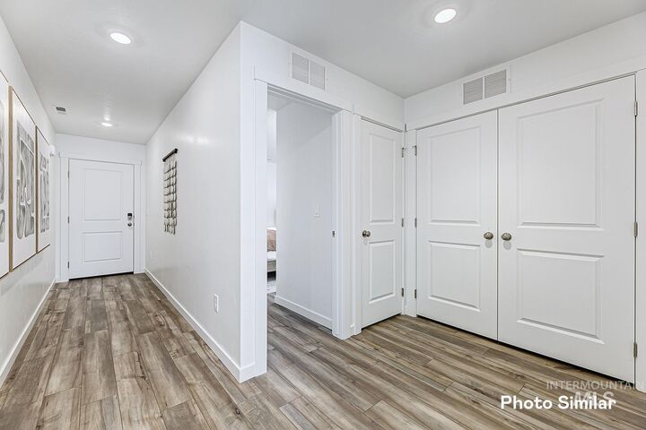 Property Photo:  18350 N Sparkleberry Ave  ID 83687 