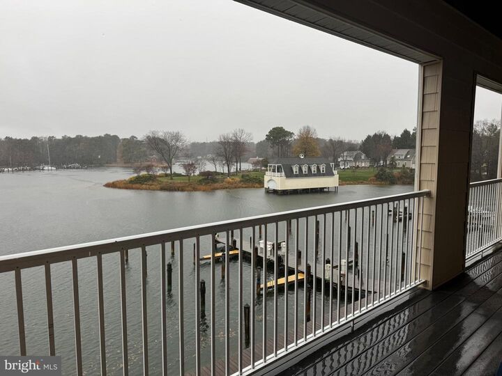 Property Photo: 622 Oyster Bay Place 302 MD 20688