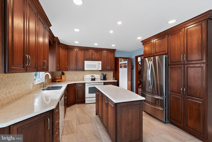 Property Photo:  372 High Street  PA 18964 