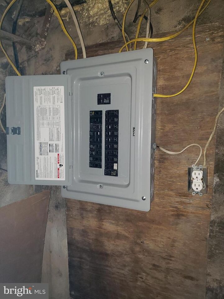 Property Photo:  415 W Annsbury Street  PA 19140 