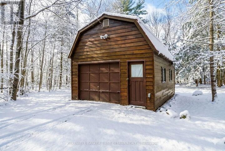 Property Photo: 1102 Ebbs Bay Road ON K7C 0C5