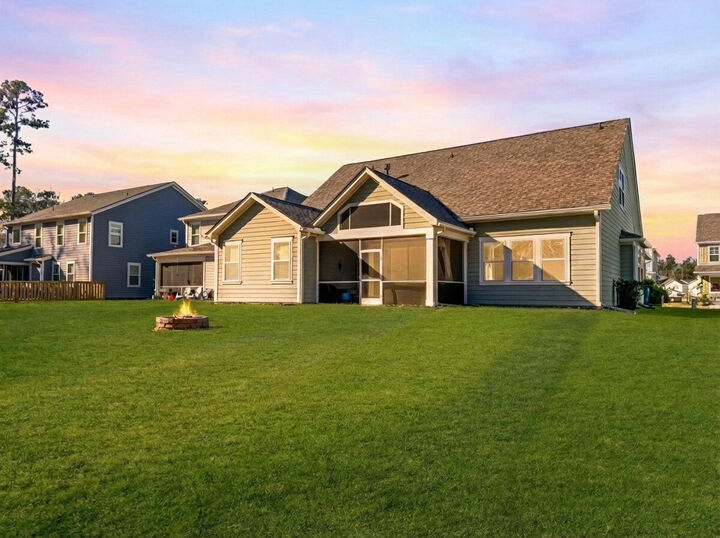 Property Photo:  404 Oak View Way  SC 29483 