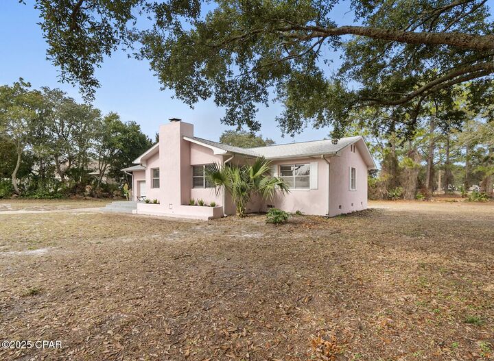 Property Photo:  180 Belaire Drive  FL 32413 