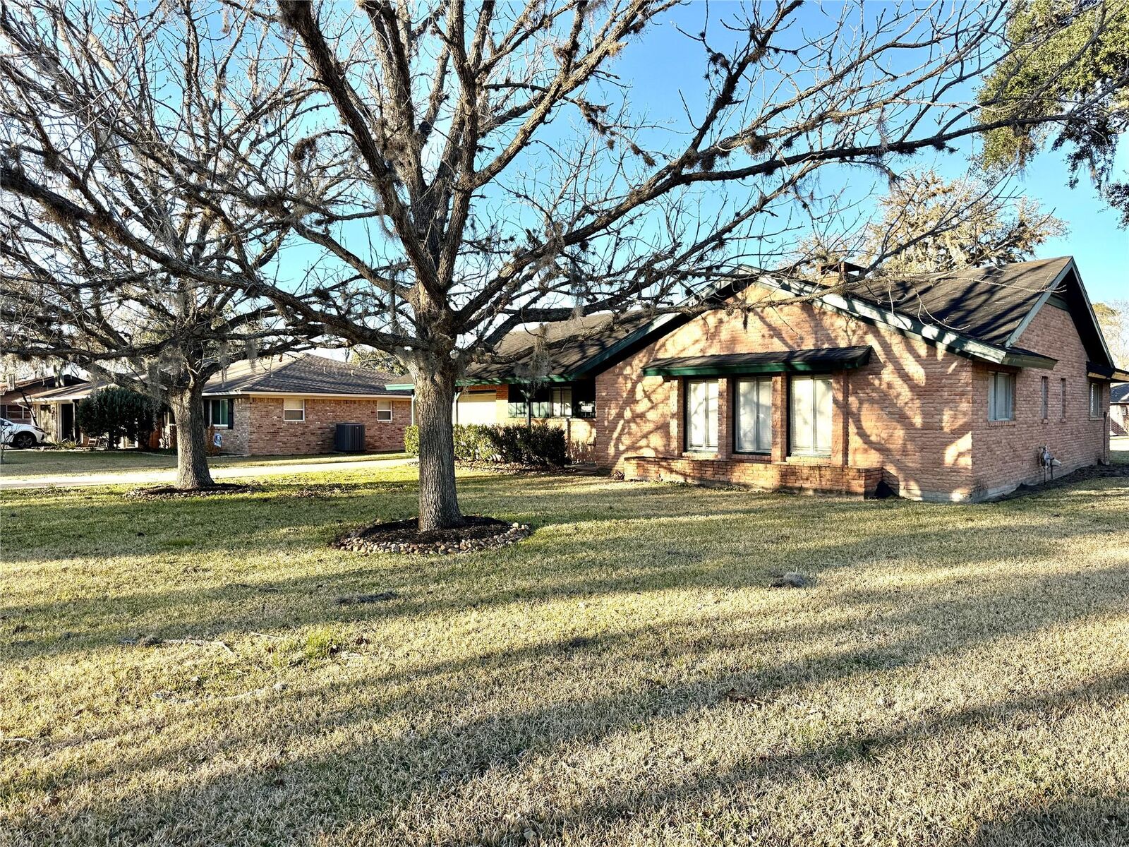 Property Photo:  1206 Kent Street  TX 77480 
