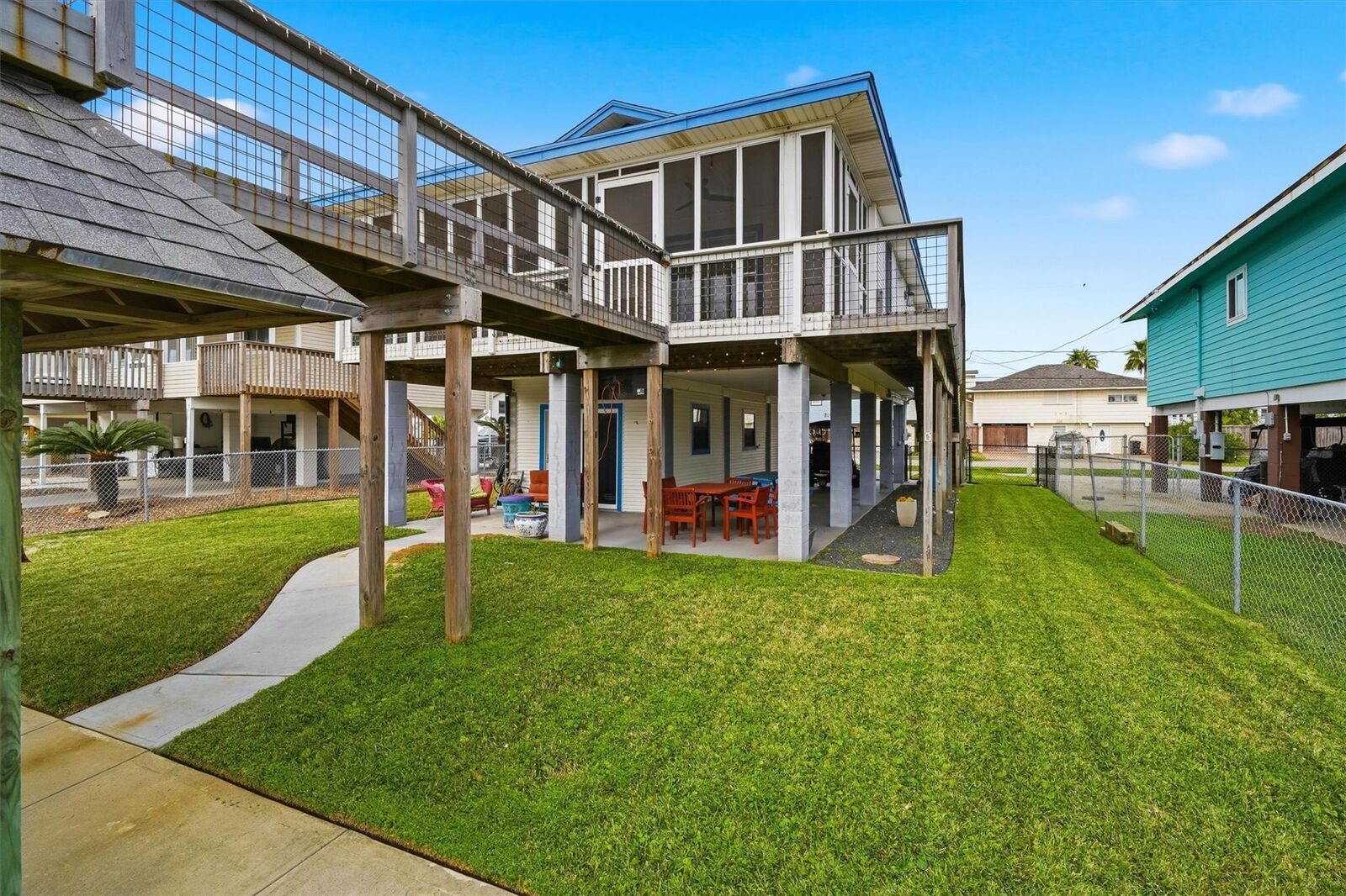 Property Photo:  271 Barracuda Street  TX 77563 