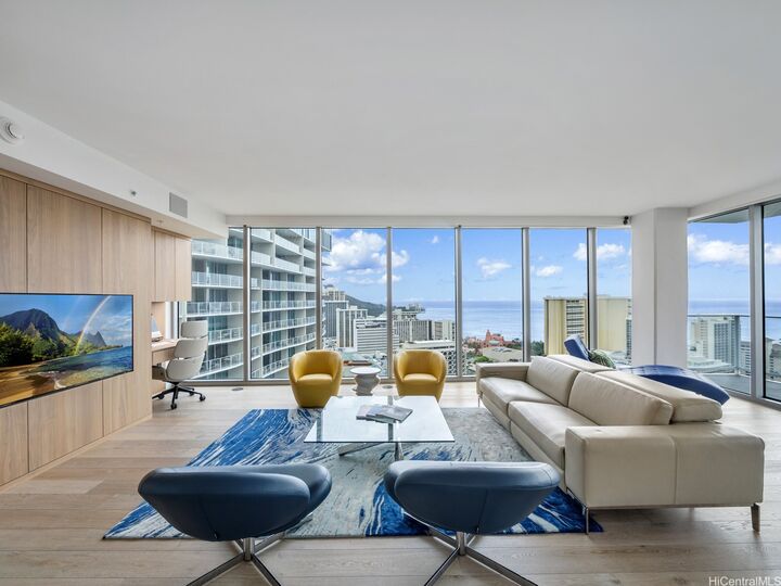 Property Photo:  383 Kalaimoku Street 3307  HI 96815 