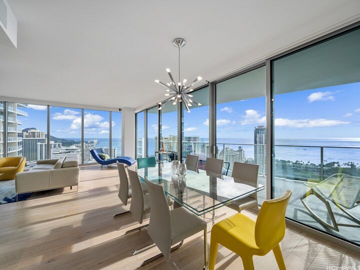 Property Photo:  383 Kalaimoku Street 3307  HI 96815 