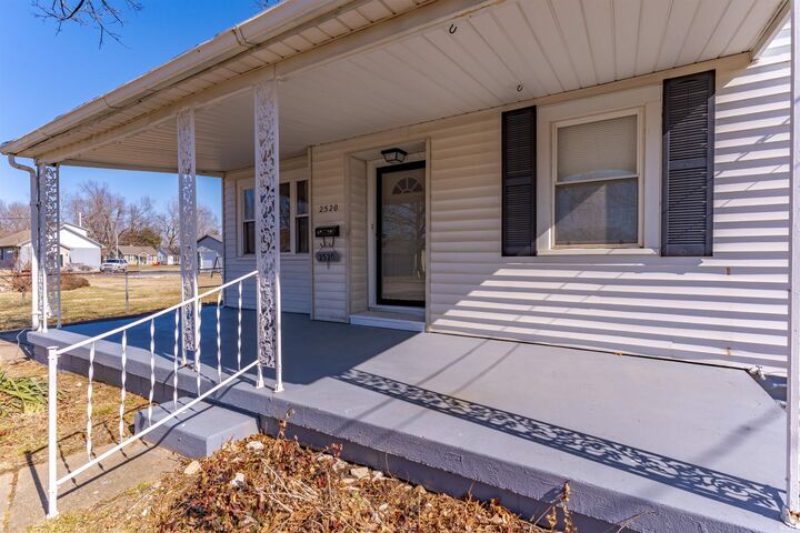 Property Photo: 2520 S Weinbach Avenue IN 47714-4857