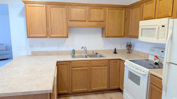 Property Photo: 808 Heatherwood Lane IN 46777