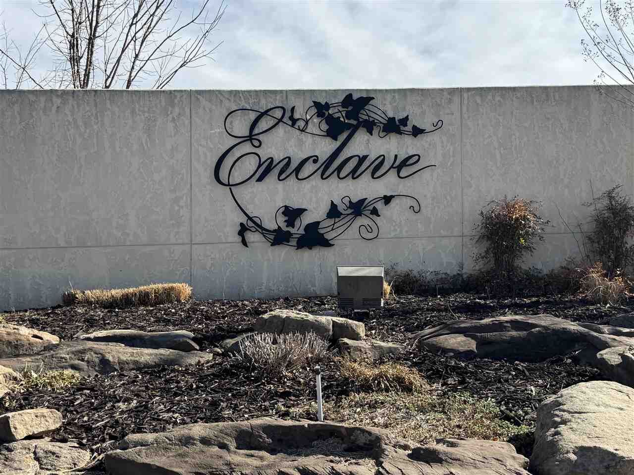 Property Photo:  1621 NW Leona Cir  OK 73505 