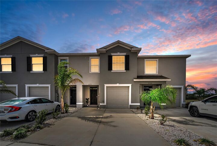 Property Photo: 33034 Major Oak Drive FL 33545