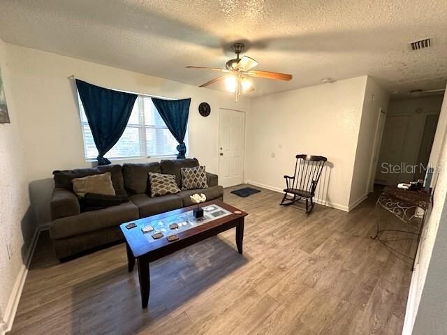 Property Photo: 4628 Suray Avenue FL 32208