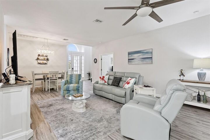 Property Photo: 4648 Turnberry Lane FL 33859