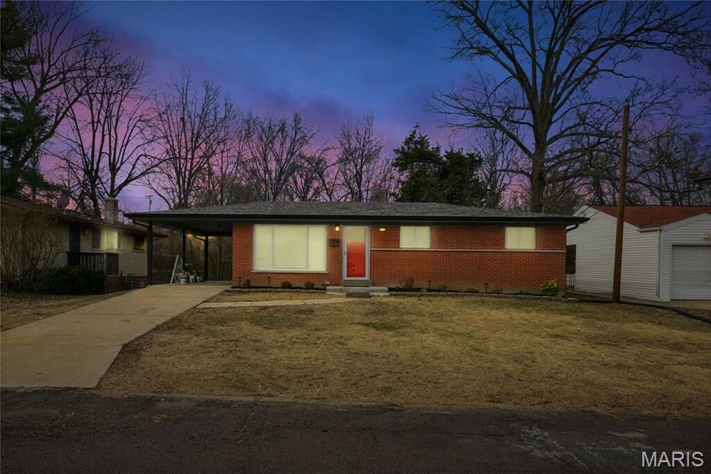 Property Photo:  5533 Donbar Drive  MO 63121 