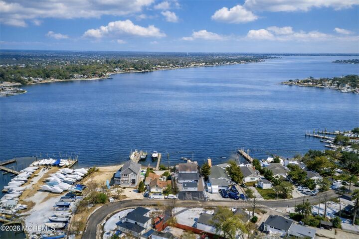 Property Photo:  592 Kingfisher Circle  NJ 08723 