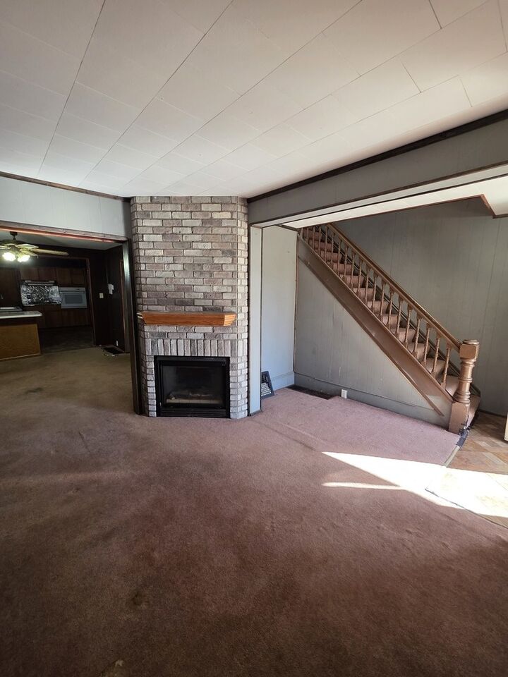 Property Photo:  850 11th Avenue S  IA 52732 
