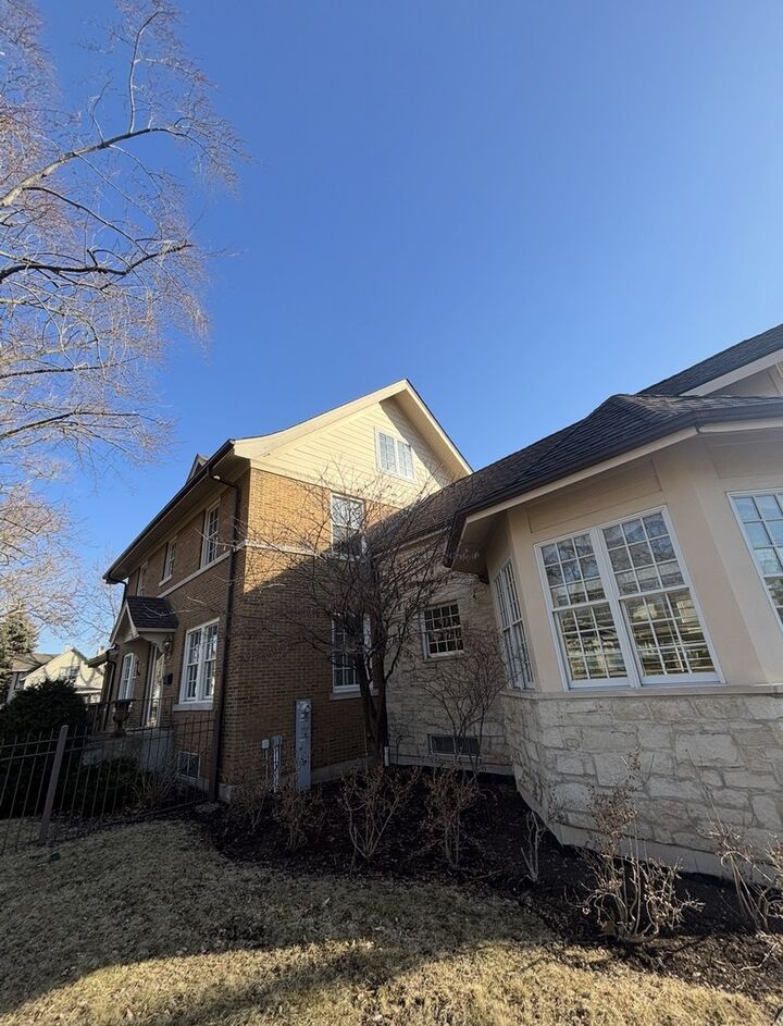 Property Photo:  310 N Prairie Avenue  IL 60435 