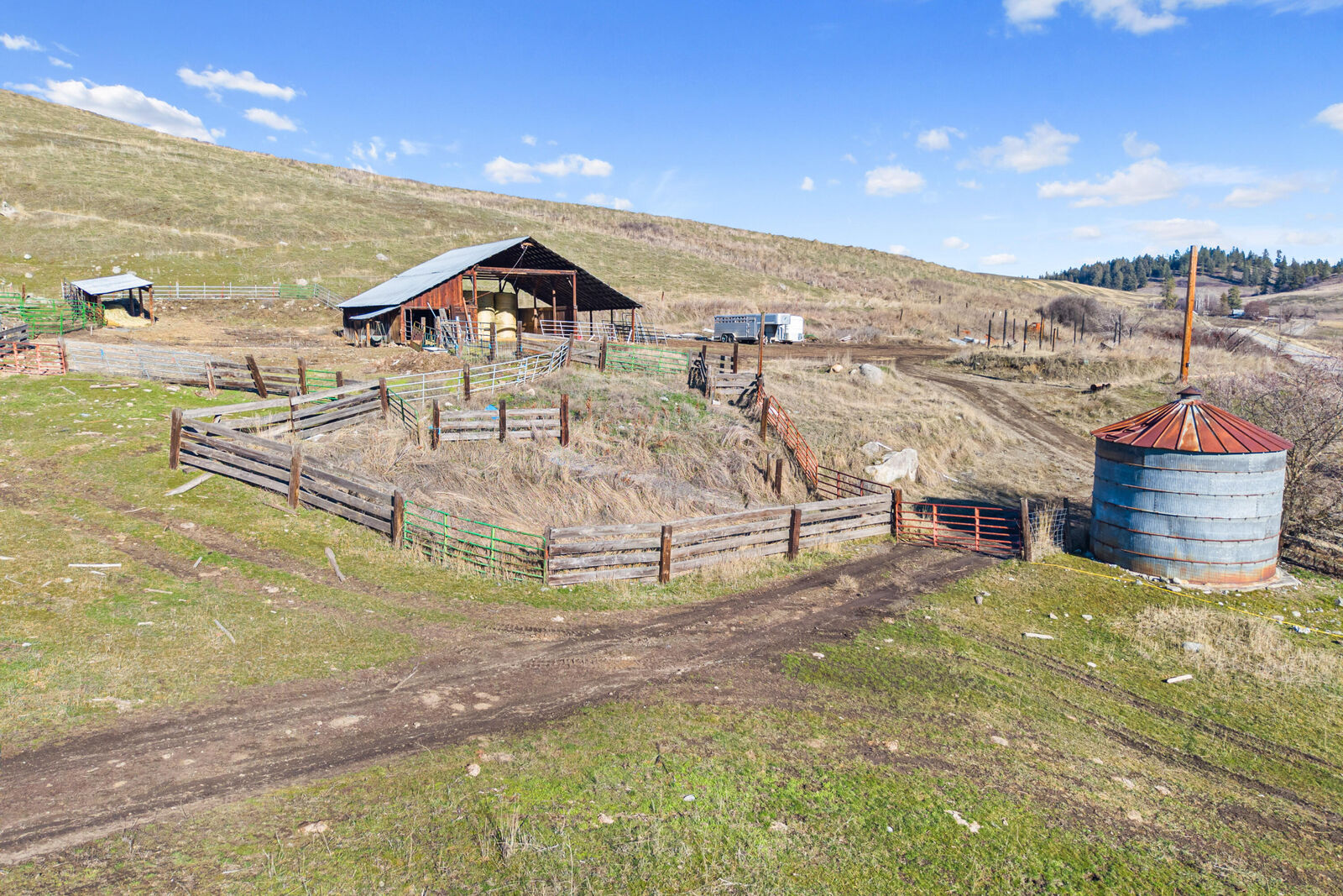 Property Photo:  2697 Bridgeman-Rettinger Rd  WA 99141 
