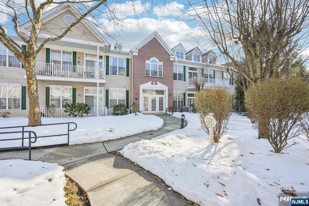 Property Photo:  516 Four Seasons Drive  NJ 07470 