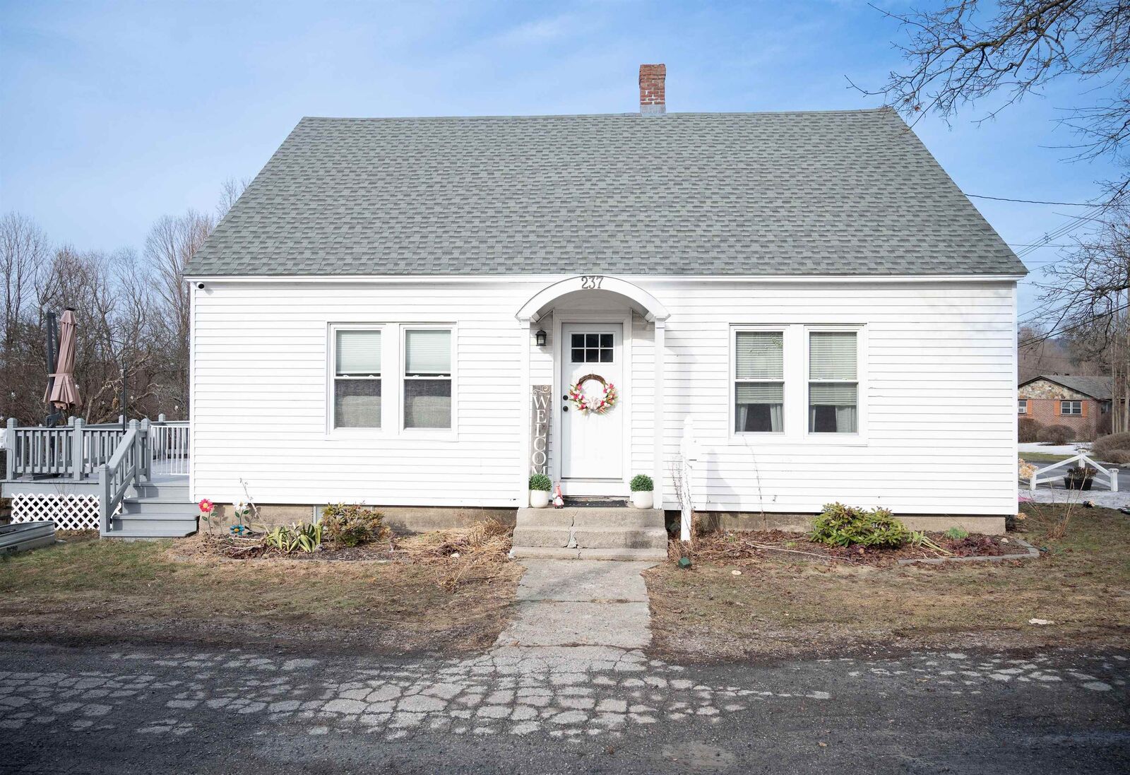 Property Photo:  237 Pleasant Street  NH 03743 