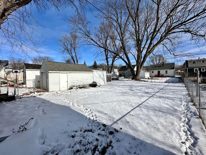 Property Photo: 924 12th Avenue NE MN 55906
