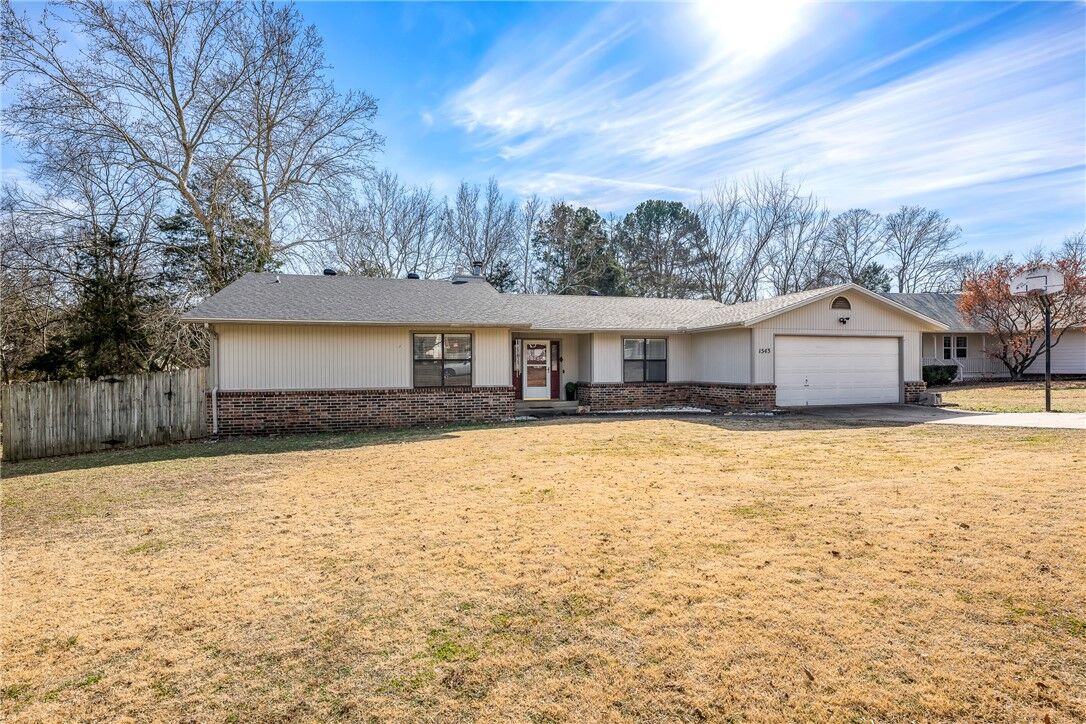 Property Photo:  1543 E Cardinal Drive  AR 72703 
