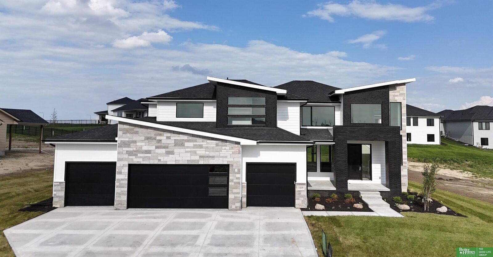 Property Photo: 5409 N 197th Street NE 68022