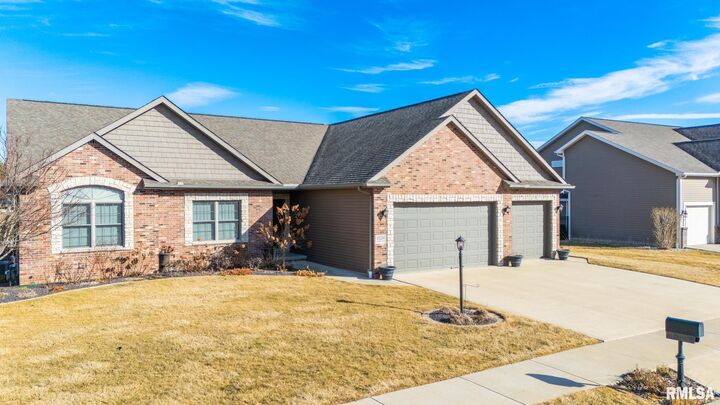 Property Photo: 11224 N Sycamore Creek Drive IL 61525