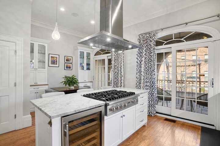 Property Photo:  41 Worcester St 1  MA 02118 