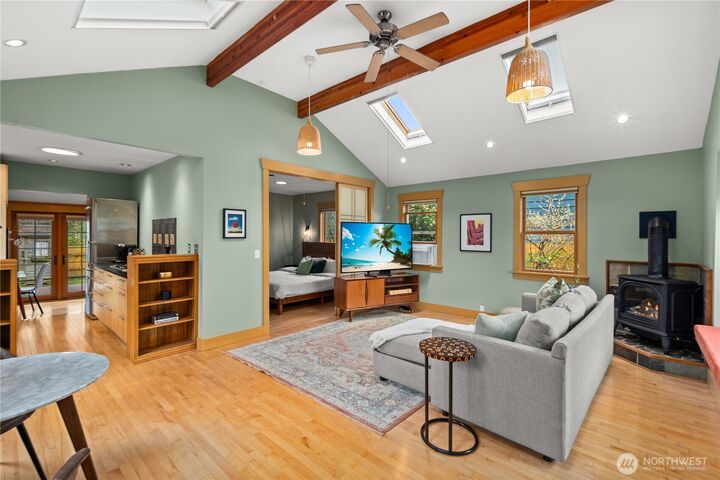 Property Photo: 7315 24th Avenue NE WA 98115