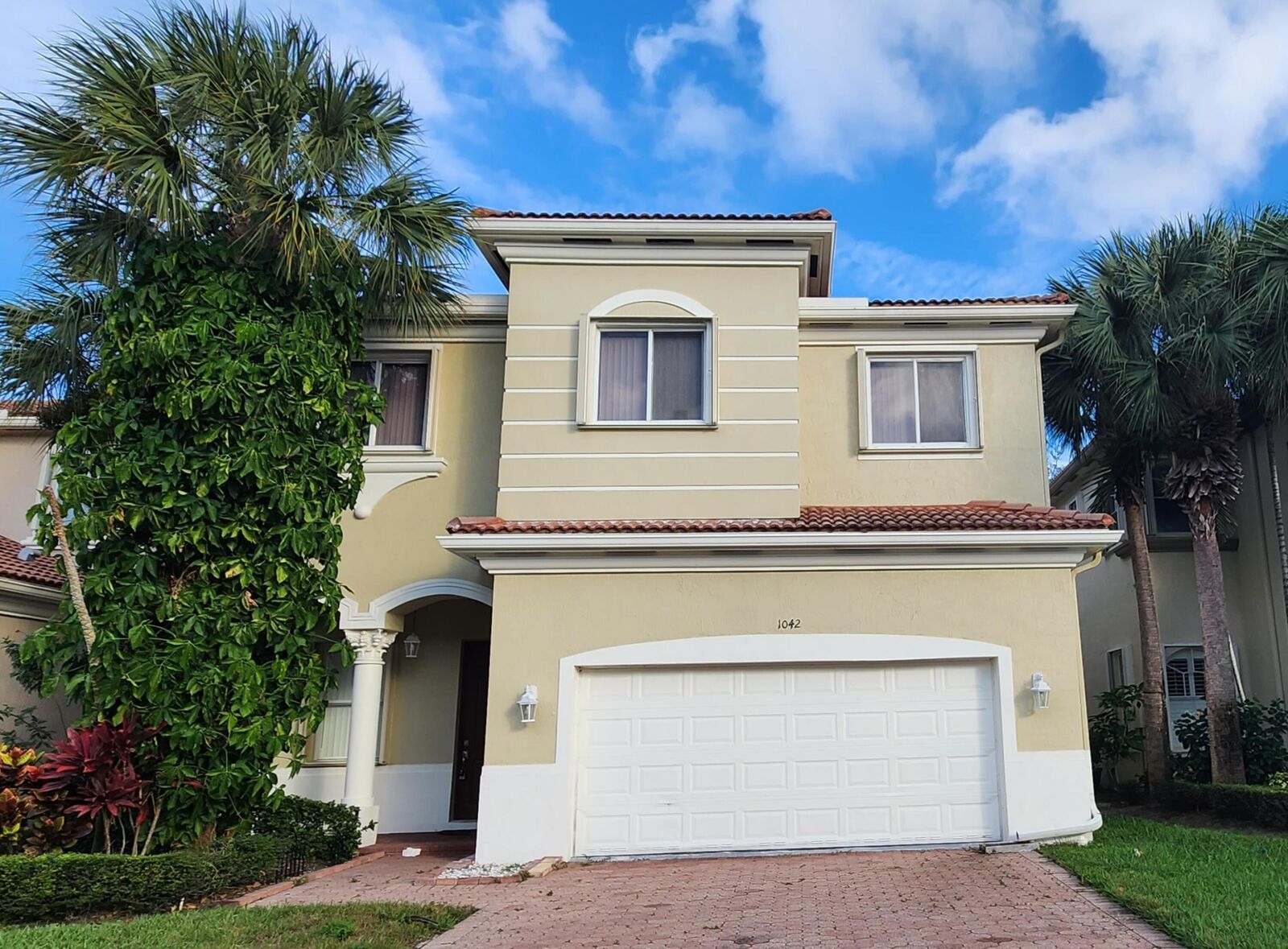 Property Photo: 1042 Grove Park Circle FL 33436