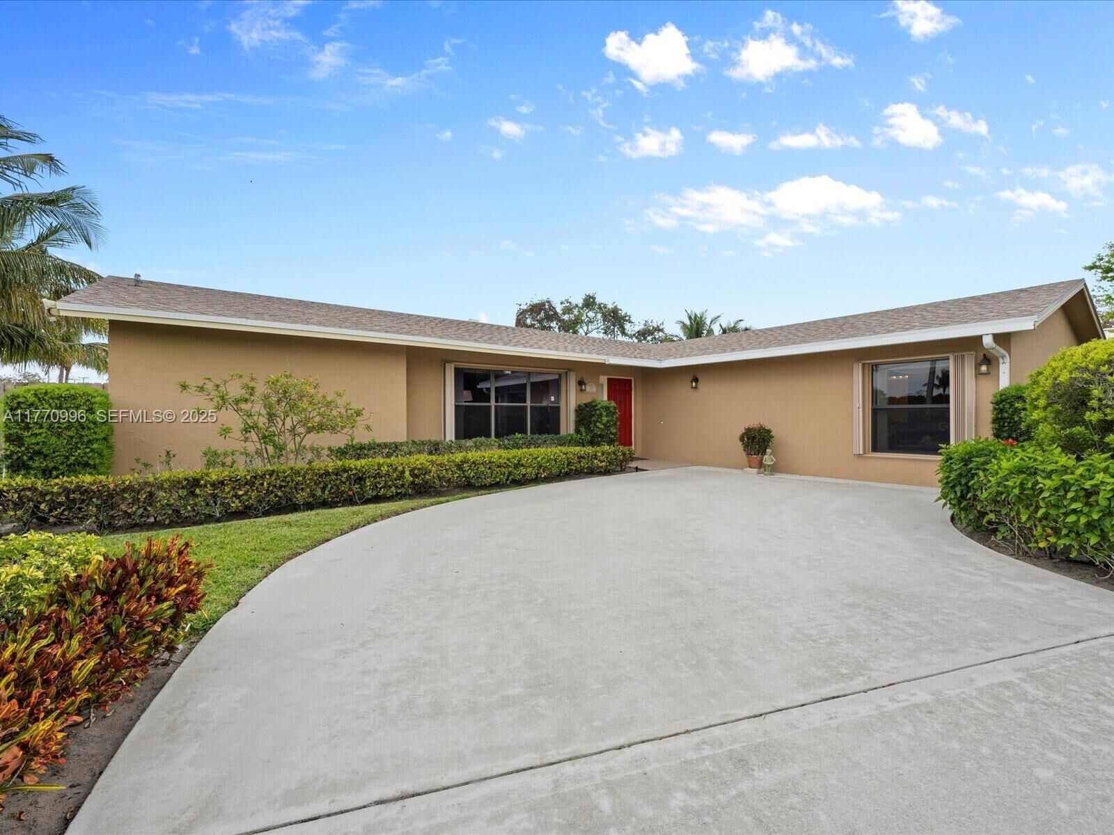 Property Photo: 102 Chapel Lane FL 33469