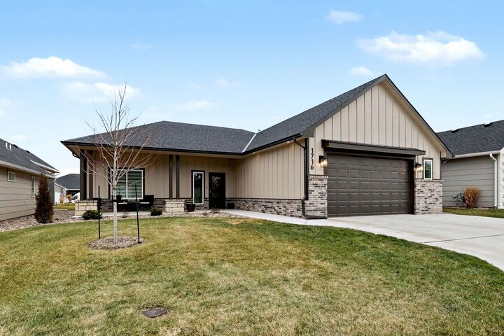Property Photo:  1716 N Forestview Ct  KS 67235 
