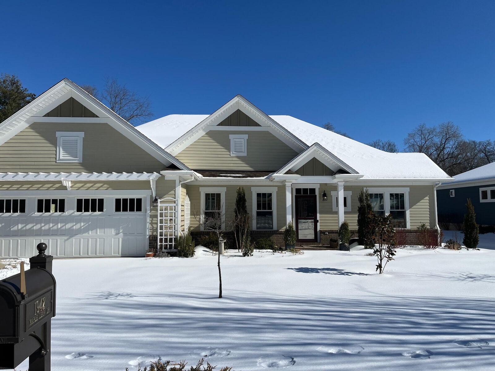 Property Photo:  1942 Maple Leaf Dr SW  VA 24018 