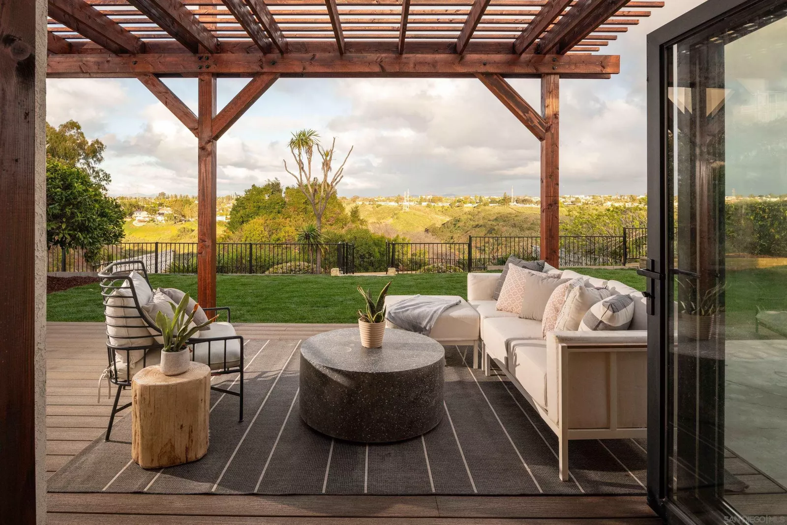 Property Photo:  2841 Cowley Way  CA 92110 