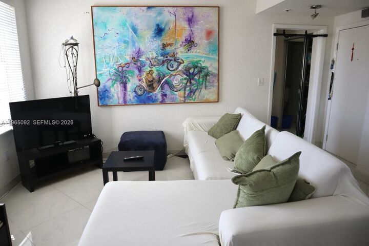 Property Photo:  802 Euclid Ave 305  FL 33139 