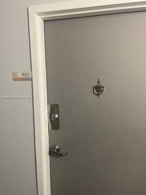 Property Photo: 2020 NE 135th St 901 FL 33181