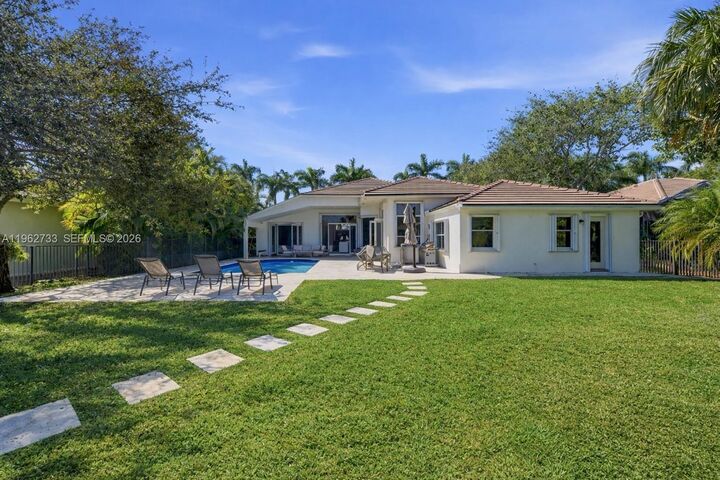 Property Photo:  2562 Eagle Run Ln  FL 33327 