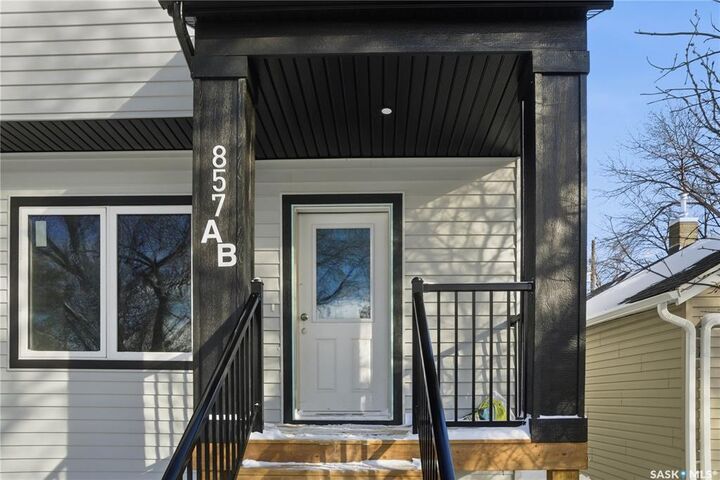 Property Photo: 857 Elliott Street SK S4N 3E3