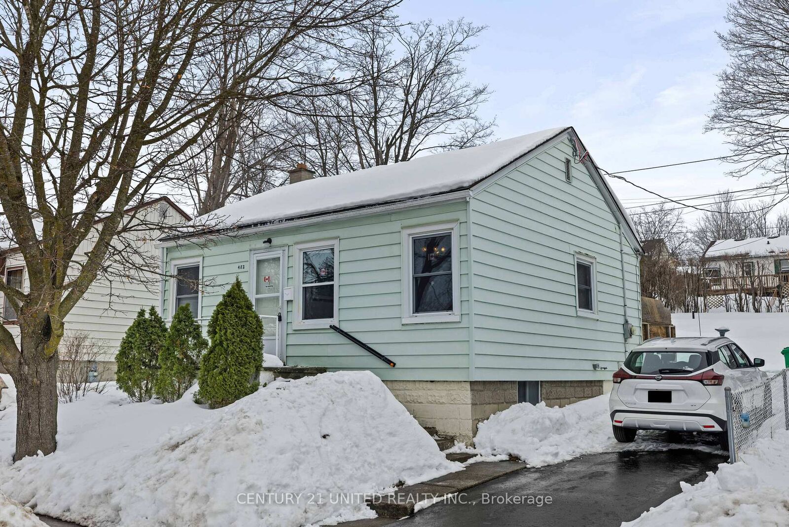 Property Photo:  482 Wellington Street  ON K9H 5C5 