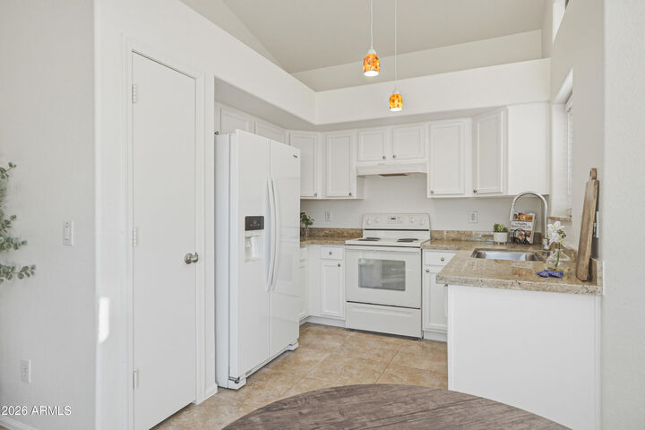 Property Photo: 2521 W Oberlin Way AZ 85085