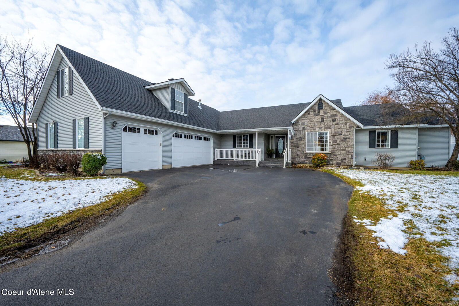 Property Photo:  2661 N Distant Star Rd  ID 83854 