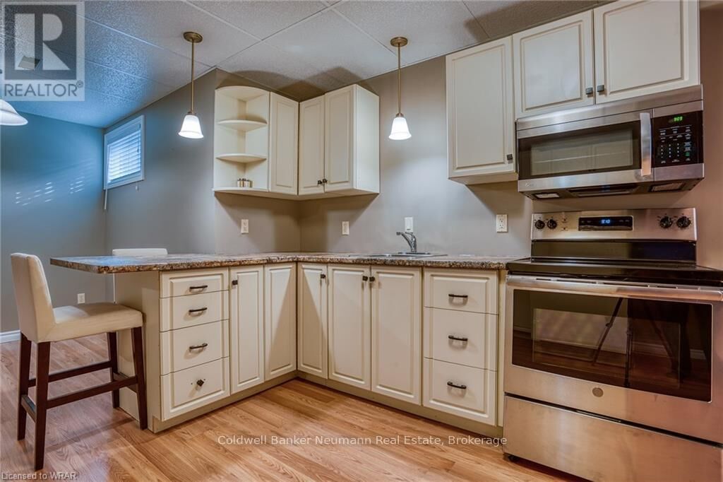 Photo de la propriété:  19 Peachtree Crescent Lower  ON N1H 8K5 