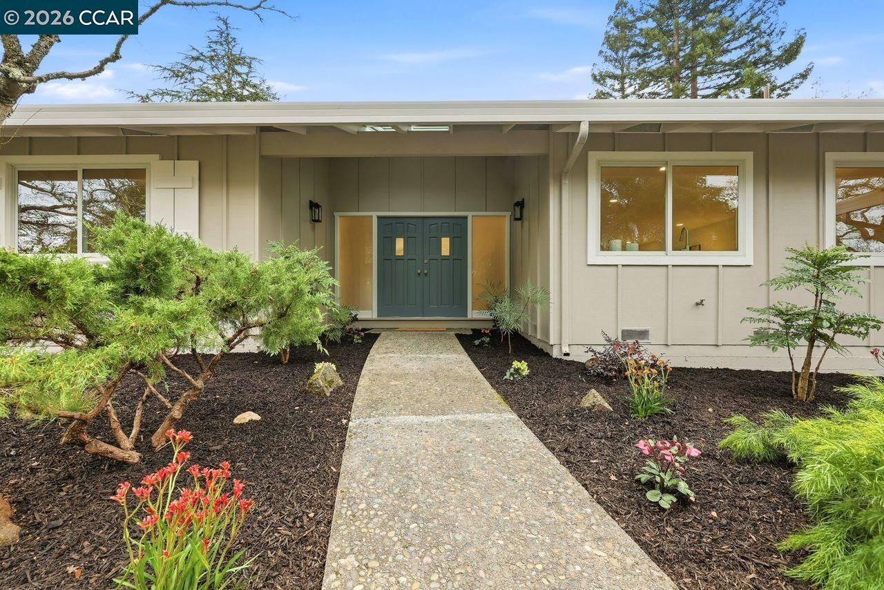 Property Photo: 3927 Woodside Ct CA 94549
