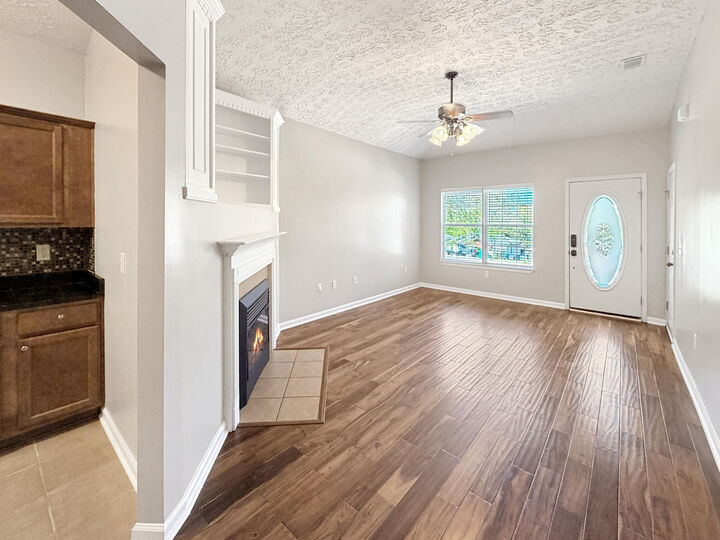 Property Photo:  2490 S Lakeview Drive  FL 32536 