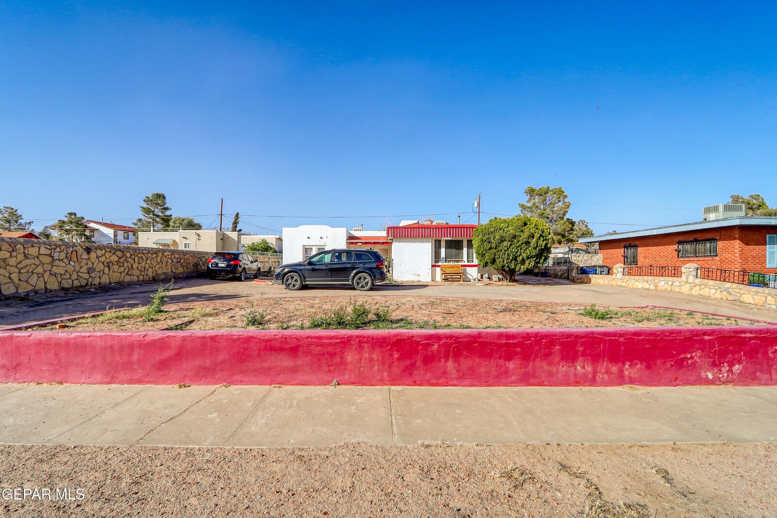 Property Photo:  4609-4611 La Luz Avenue  TX 79903 