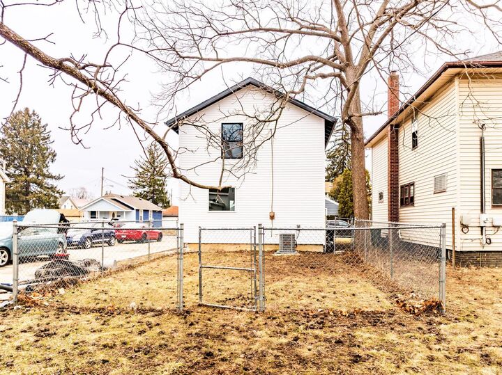 Property Photo:  1426 Eckart Street  IN 46806 