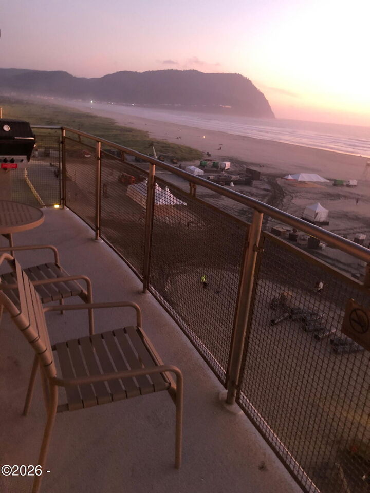 Property Photo:  26 Avenue A 6601  OR 97138 